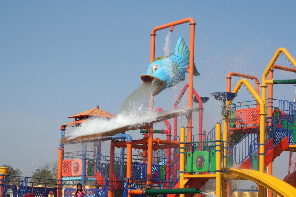 Sentosa Resorts & Water Park Chinchvad Dış mekan fotoğraf